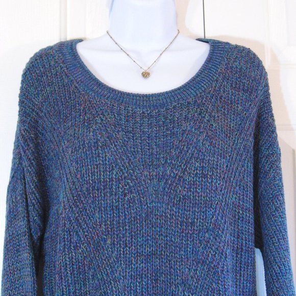 Express | Cable Knit Keyhole Back Pullover Sweater - Picture 4 of 10